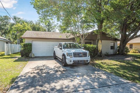 House in Palm Coast, Florida 3 bedrooms, 137.96 sq.m. № 1650069 - photo 2