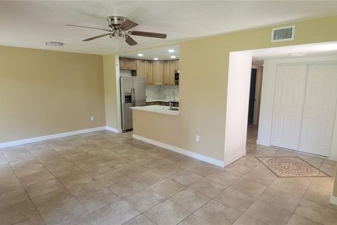 Copropriété à louer à Deltona, Floride: 2 chambres, 83.33 m2 № 2167803 - photo 17