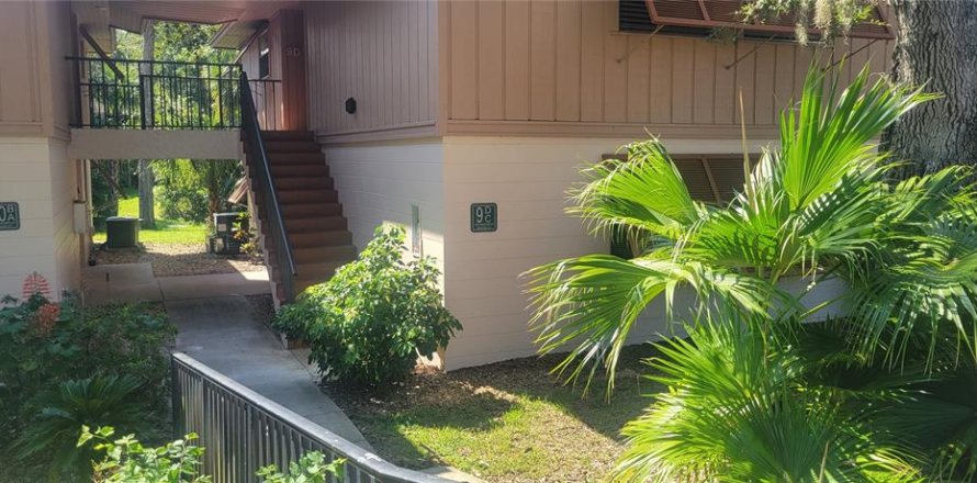 Condo à Deltona, Floride, 2 chambres  № 2167803