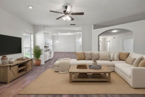 House in Clermont, Florida 2 bedrooms, 184.41 sq.m. № 2097832 - photo 4