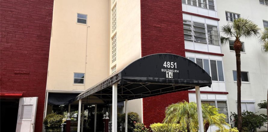 Condominio en Lauderhill, Florida, 1 dormitorio  № 2083001