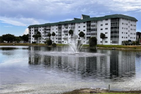 Condominio en venta en Lauderhill, Florida, 1 dormitorio, 86.21 m2 № 2083001 - foto 16