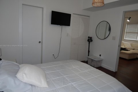 House in Miami, Florida 3 bedrooms, 129.69 sq.m. № 1858777 - photo 22