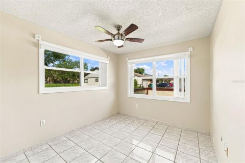 Touwnhouse à vendre à Orlando, Floride: 3 chambres, 126.44 m2 № 2429275 - photo 28