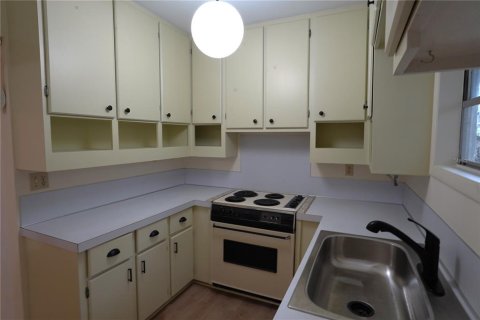 House in Sebring, Florida 2 bedrooms, 136.75 sq.m. № 1833397 - photo 16