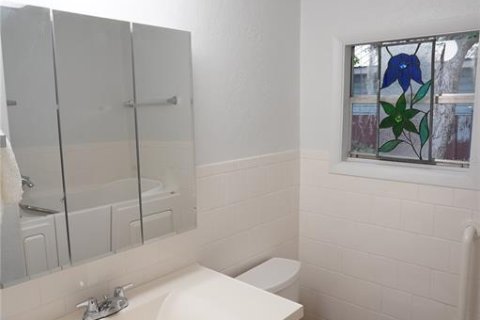 House in Sebring, Florida 2 bedrooms, 136.75 sq.m. № 1833397 - photo 12