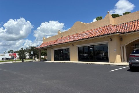 Propiedad comercial en alquiler en Port Charlotte, Florida, 389.54 m2 № 1911780 - foto 5