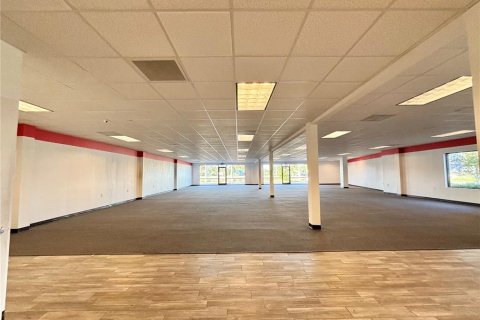 Propiedad comercial en alquiler en Port Charlotte, Florida, 389.54 m2 № 1911780 - foto 19