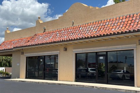 Propiedad comercial en alquiler en Port Charlotte, Florida, 389.54 m2 № 1911780 - foto 6