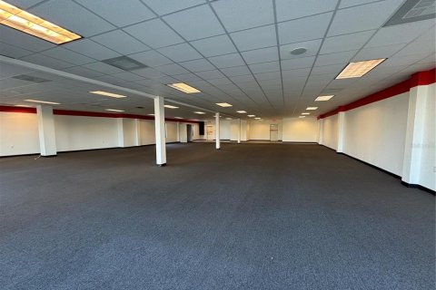 Propiedad comercial en alquiler en Port Charlotte, Florida, 389.54 m2 № 1911780 - foto 15