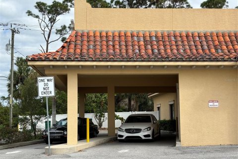 Propiedad comercial en alquiler en Port Charlotte, Florida, 389.54 m2 № 1911780 - foto 8