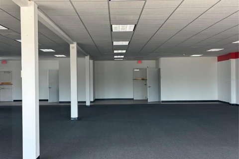Propiedad comercial en alquiler en Port Charlotte, Florida, 389.54 m2 № 1911780 - foto 14