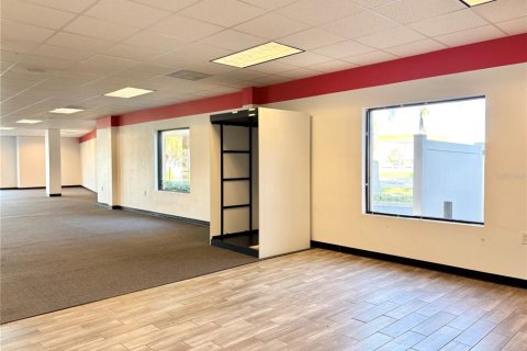 Propiedad comercial en alquiler en Port Charlotte, Florida, 389.54 m2 № 1911780 - foto 11