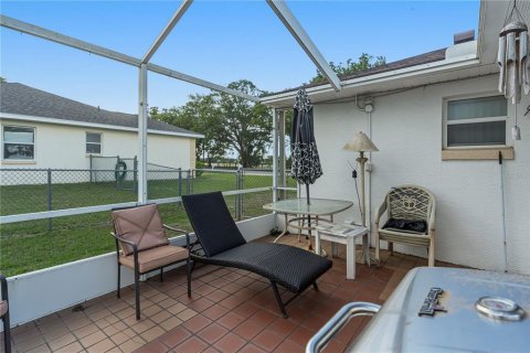 House in Ocala, Florida 2 bedrooms, 100.33 sq.m. № 2104967 - photo 27
