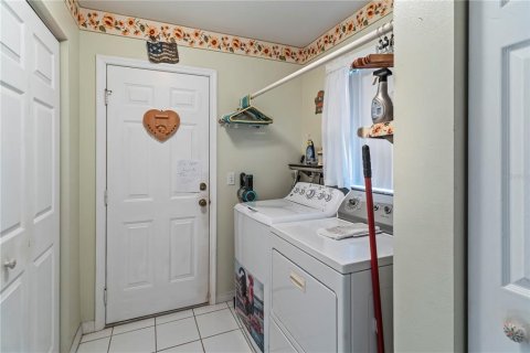 House in Ocala, Florida 2 bedrooms, 100.33 sq.m. № 2104967 - photo 24