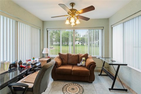 House in Ocala, Florida 2 bedrooms, 100.33 sq.m. № 2104967 - photo 12