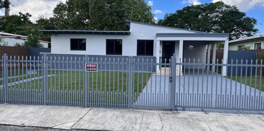 Propiedad comercial en Miami, Florida 1 dormitorio, 84.08 m2 № 1989515