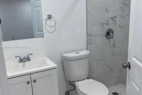 Propiedad comercial en alquiler en Miami, Florida, 1 dormitorio, 84.08 m2 № 1989515 - foto 11