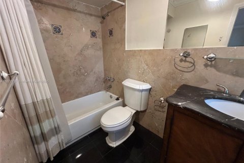 Снять в аренду кондоминиум в Норт-Майами, Флорида 1 спальня, 92.34м2, № 1921358 - фото 7
