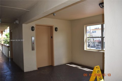 Снять в аренду кондоминиум в Норт-Майами, Флорида 1 спальня, 92.34м2, № 1921358 - фото 9