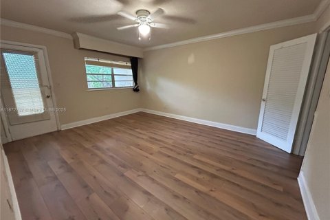 Снять в аренду кондоминиум в Норт-Майами, Флорида 1 спальня, 92.34м2, № 1921358 - фото 5