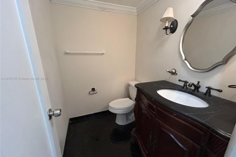 Снять в аренду кондоминиум в Норт-Майами, Флорида 1 спальня, 92.34м2, № 1921358 - фото 3