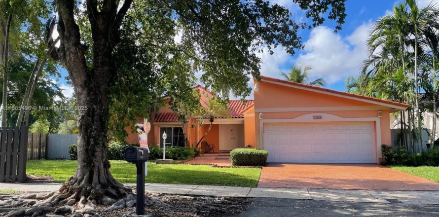 Casa en Miami, Florida 4 dormitorios, 191.75 m2 № 1933407