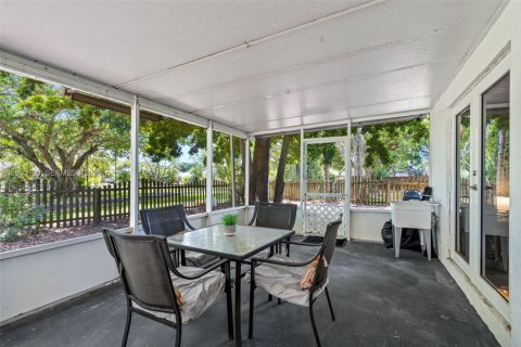 Villa ou maison à vendre à Homestead, Floride: 4 chambres, 190.45 m2 № 2068916 - photo 30