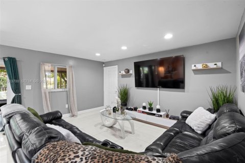 Villa ou maison à vendre à Homestead, Floride: 4 chambres, 190.45 m2 № 2068916 - photo 16