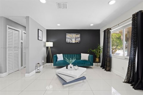 Villa ou maison à vendre à Homestead, Floride: 4 chambres, 190.45 m2 № 2068916 - photo 4