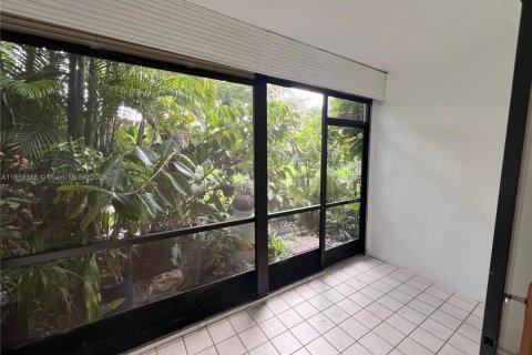 Copropriété à vendre à Oakland Park, Floride: 1 chambre, 70.61 m2 № 1887944 - photo 12
