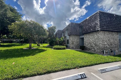 Copropriété à vendre à Oakland Park, Floride: 1 chambre, 70.61 m2 № 1887944 - photo 1