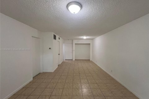 Copropriété à vendre à Oakland Park, Floride: 1 chambre, 70.61 m2 № 1887944 - photo 7