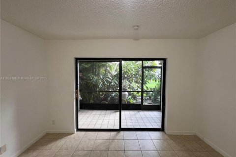 Copropriété à vendre à Oakland Park, Floride: 1 chambre, 70.61 m2 № 1887944 - photo 11