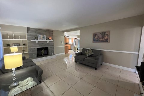 House in Titusville, Florida 3 bedrooms, 114.46 sq.m. № 1718551 - photo 2