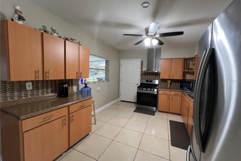 House in Titusville, Florida 3 bedrooms, 114.46 sq.m. № 1718551 - photo 25