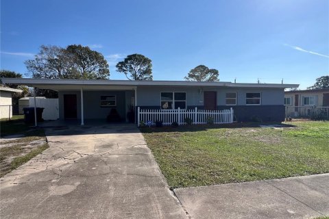 House in Titusville, Florida 3 bedrooms, 114.46 sq.m. № 1718551 - photo 1