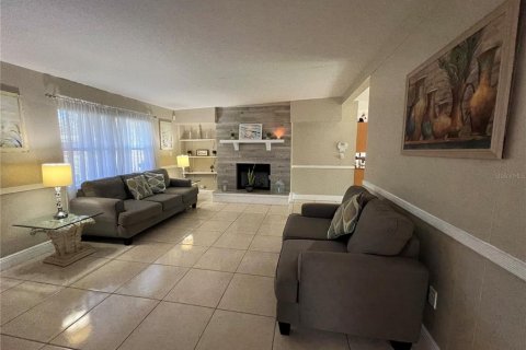 House in Titusville, Florida 3 bedrooms, 114.46 sq.m. № 1718551 - photo 3