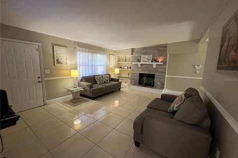 House in Titusville, Florida 3 bedrooms, 114.46 sq.m. № 1718551 - photo 4