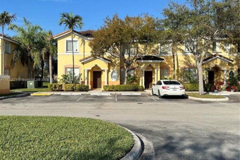 Copropriété à louer à Homestead, Floride: 4 chambres, 132.2 m2 № 1801265 - photo 1