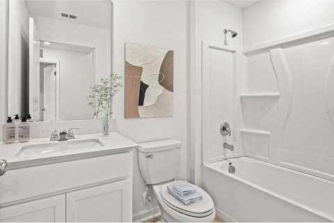 House in Lake Alfred, Florida 3 bedrooms, 132.76 sq.m. № 2389373 - photo 7