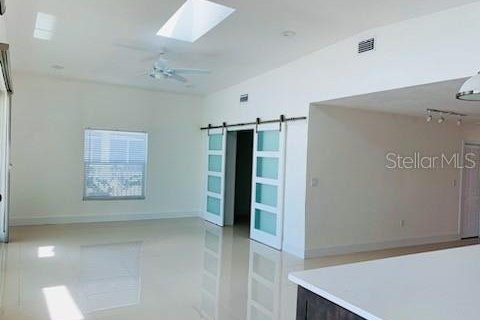 House in Madeira Beach, Florida 3 bedrooms, 177.16 sq.m. № 2258346 - photo 8