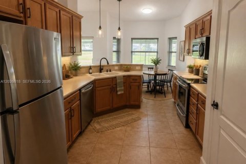 Villa ou maison à vendre à Port St. Lucie, Floride: 3 chambres, 220.18 m2 № 2085407 - photo 8