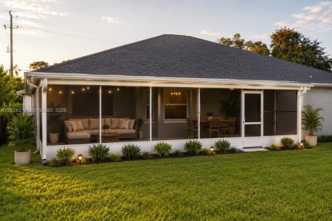 Villa ou maison à vendre à Port St. Lucie, Floride: 3 chambres, 220.18 m2 № 2085407 - photo 19