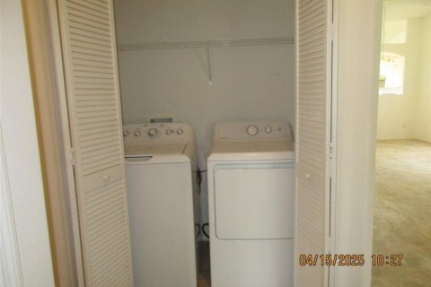 Townhouse in Orlando, Florida 3 bedrooms, 115.76 sq.m. № 1651527 - photo 8