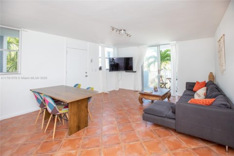 Condominio en venta en North Bay Village, Florida, 3 dormitorios, 115.2 m2 № 1716379 - foto 8