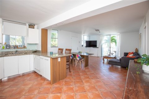 Condominio en venta en North Bay Village, Florida, 3 dormitorios, 115.2 m2 № 1716379 - foto 5