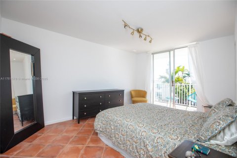 Condominio en venta en North Bay Village, Florida, 3 dormitorios, 115.2 m2 № 1716379 - foto 12