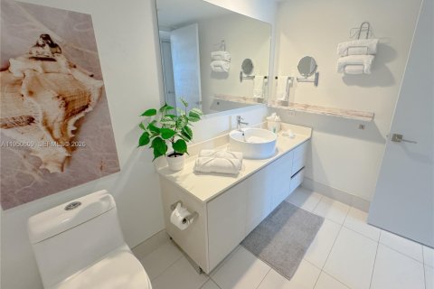 Condominio en venta en Hallandale Beach, Florida, 2 dormitorios, 94.76 m2 № 2006971 - foto 7