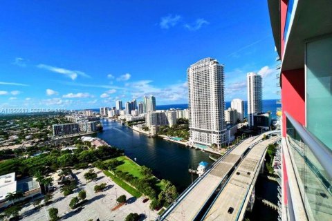 Condominio en venta en Hallandale Beach, Florida, 2 dormitorios, 94.76 m2 № 2006971 - foto 26